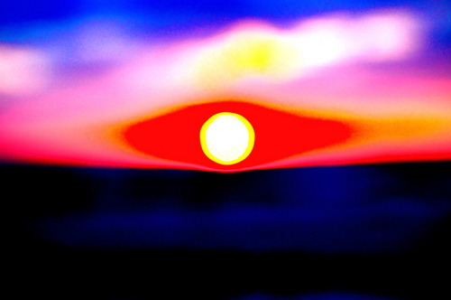 Setting Sun — still learning a bit about adjustments (levels), but I wanted to do the opposite of making this look "better". Went for a more impressionistic approach.